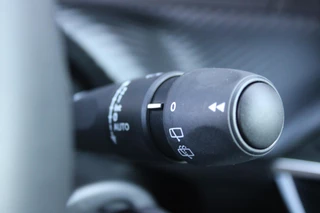 Peugeot 208 Peugeot 208 1.2 100PK AUTOMAAT ALLURE PACK | NAVIGATIE | ACHTERUITRIJ CAMERA | APPLE CARPLAY/ANDROID AUTO | LED KOPLAMPEN | LICHTMETALEN VELGEN 16