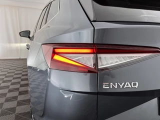 Škoda Enyaq iV Škoda Enyaq iV 80 Luxus [ 3-Fase ] (INCL-BTW) *PANO | LUXURY-LEATHER | HEAD-UP | ADAPTIVE-CRUISE | MEMORY-PACK | FULL-LED | DIGI-COCKPIT | BLIND-SPOT | NAVI-FULLMAP | KEYLESS | CAMERA | HEATED-SPORTSEATS | KEYLESS | 19