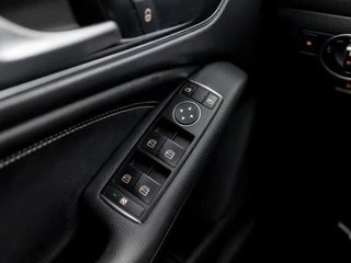 Mercedes-Benz CLA Mercedes-Benz CLA Shooting Brake 180 Sport Automaat (NAVIGATIE, LEDER, STOELVERWARMING, GETINT GLAS, SPORTSTOELEN, PARKEERSENSOREN, CRUISE, BLUETOOTH, NIEUWE APK, NIEUWSTAAT) - afbeelding nr 25
