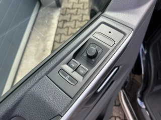 Volkswagen Transporter Volkswagen Transporter 2.0 TDI 150PK DSG DC BULLI bj2022 *75 Edition *Leer *Adaptive *Virtual cockpit *Led - afbeelding nr 19