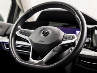 Volkswagen Golf 150Pk Automaat (APPLE CARPLAY, GROOT NAVI, SFEERVERLICHTING, STUUR/STOELVERWARMING, GETINT GLAS, SPORTSTOELEN, KEYLESS, LED KOPLAMPEN, NIEUWE APK, NIEUWSTAAT) - afbeelding nr 19