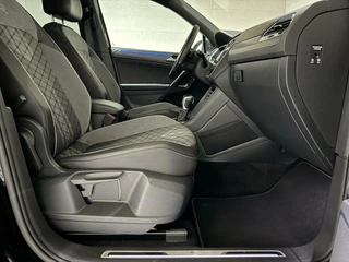 Volkswagen Tiguan Volkswagen Tiguan 1.5 TSI R-Line Black Style Pano H/K NAP - afbeelding nr 22
