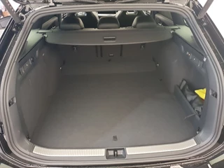 Volkswagen Passat Volkswagen Passat Variant 1.5 eHybrid 272pk DSG/AUT R-Line Wegklapbare trekhaak, Panoramadak, Leder - afbeelding nr 32