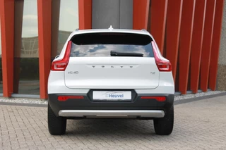 Volvo XC40 Volvo XC40 T2 Essential | Parkeercamera | Stoelverwarming | Leder | Pilot Assist | BLIS | Keyless - afbeelding nr 4