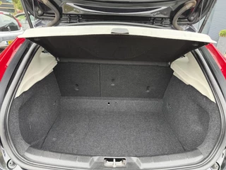 Volvo V40 Volvo V40 2.0 D2 Momentum Business 2e Eigenaar,Navi,Clima,Cruise,PDC,Stoelverwar,Dealer Onderhouden,120pk,6-bak,N.A.P,APK tot 02-2026 - afbeelding nr 28