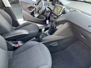 Peugeot 208 50% deal 3.125,- ACTIE Carplay / PDC / LMV / Cruise / Navi / Airco - afbeelding nr 24