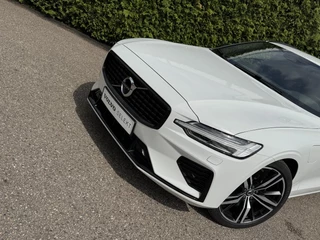 Volvo V60 Volvo V60 T6 Recharge AWD R-Design | Long Range | H&K Audio | Getint glas | 360 Camera - afbeelding nr 12