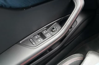 Audi A4 Audi A4 Limousine 1.4 TFSI Sport S line black edition - Dealer onderhouden - Ambiance Sfeerverlichting - Lederen interieur - Stoelverwarming - 3-zone climate control - Keyless start - - afbeelding nr 22