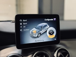 Mercedes-Benz GLA Mercedes-Benz GLA 180 AMG Line | Panorama | NAP | BTW - afbeelding nr 18