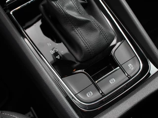 Škoda Karoq Skoda Karoq 1.5 TSI 150pk DSG Ambition | Navigatie | Apple Carpla/Android Auto | Camera | Climate Control | Adaptive Cruise control | Lichtmetalen Velgen - afbeelding nr 21