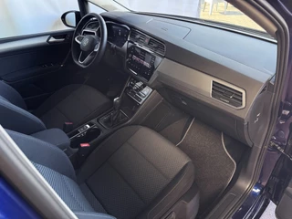 Volkswagen Touran Volkswagen Touran 1.5 TSI 150PK 7P CARPLAY NAVI CAMERA LED ELEK.KLEP VIR.COCKPIT DODE.HOEK DET. STOELVERW KEYLESS 7P 7PERS 09/2024 