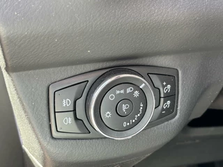 Ford Tourneo Courier Ford Tourneo Courier 1.0 Titanium 100PK Cruise Navi Camera Climate Stoelverwarming Verwarmde Voorruit Parkeersensoren Privacy Glass *Compleet* - afbeelding nr 19
