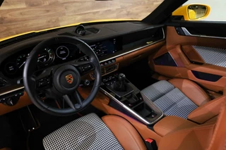 Porsche 911 Porsche 992 3.8 Sport Classic|Heritage|Burmester|PCCB|Exhaust|Lift| - afbeelding nr 3