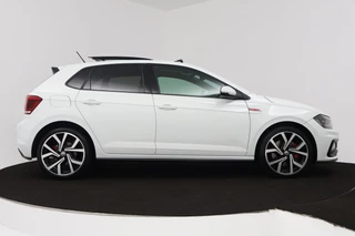 Volkswagen Polo Volkswagen Polo 2.0 TSI GTI (PANORAMADAK, NL-AUTO, NAVIGATIE, ACHTERUITRIJCAMERA, AUTOMAAT, CRUISE ADAPTIEF, PARKEERSENSOREN) - afbeelding nr 14