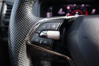 Škoda Karoq Digital Dash / Canton / Trekhaak / 19inch Stoelverwarming / - afbeelding nr 12