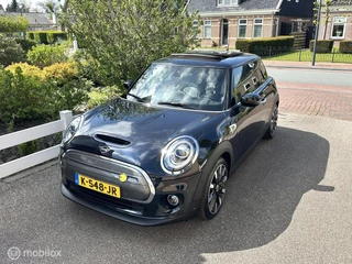 MINI Electric Mini Yours Camden 33kwh PANORAMDAK ACHTERUITRIJ CAMERA SPORTSTOELEN LED KOPLAMPEN ZEER MOOI!!