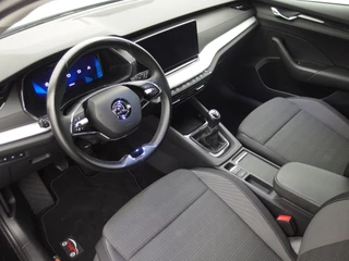 Škoda Octavia Škoda Octavia Combi 1.0 TSI Business Edition TREKHAAK / CARPLAY / SFEERVERLICHTING / NAVI / CLIMA / PDC / BLUETOOTH / CRUISE / NL-AUTO - afbeelding nr 7