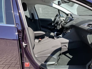 Peugeot 208 Peugeot 208 1.2 PureTech Allure 110 pk | dealer onderhouden | navigatie | trekhaak | climate | apple carplay | parkeersens. - afbeelding nr 15