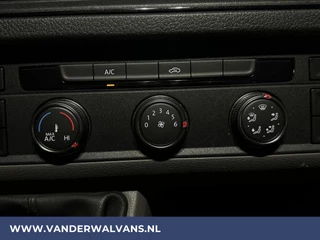 Volkswagen Crafter Volkswagen Crafter 2.0 TDI 140 pk L3H3 L2H2 Euro6 Airco | Camera | Cruisecontrol | Apple Carplay Android Auto, Chauffeursstoel, Parkeersensoren, Bijrijdersbank, 3000kg Trekvermogen, zilver - afbeelding nr 7