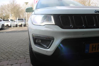 Jeep Compass Jeep Compass 4xe 240PK PHEV TRAILHAWK AUTOMAAT | NAVIGATIE | ACHTERUIRIJCAMERA | APPLE CARPLAY / ANDROID AUTO | DIGITALE COCKPIT | XENON KOPLAMPEN | 17