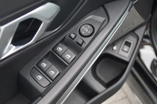 BMW 3 Serie BMW 3 Serie 330e Touring M Sport / Panodak / Leer / Trekhaak / Head-up/ Laser/Harman Kardon - afbeelding nr 24