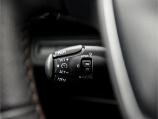 Peugeot 5008 (PANORAMADAK, APPLE CARPLAY, GROOT NAVI, 360 CAMERA, LEDER, KEYLESS, SPORTSTOELEN, ZWART HEMEL, TREKHAAK, GETINT GLAS, LED KOPLAMPEN, NIEUWSTAAT) - afbeelding nr 22