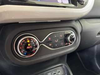 Renault Twingo Renault Twingo R80 Serie Limitee V. Airco Stoel verwarmd Cruise Navi Camera - afbeelding nr 27