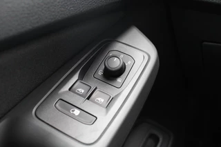 Ford Transit Connect Ford Transit Connect 1.5 EcoBoost PHEV L2 Limited 150pk | Ford Voorraad | Laadvloerbescherming hout | Driver Assistance Pack Trailer - afbeelding nr 13