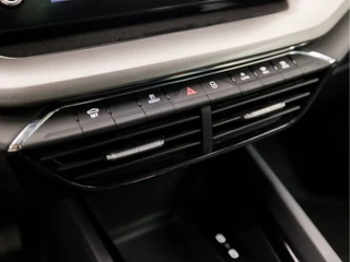 Škoda Octavia Škoda Octavia 1.0 e-TSI Sport Automaat (APPLE CARPLAY, GROOT NAVI, CAMERA, GETINT GLAS, SPORTSTOELEN, STOELVERWARMING, KEYLESS, CRUISE, NIEUWE APK, NIEUWSTAAT) - afbeelding nr 27