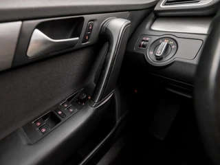Volkswagen Passat Volkswagen Passat Variant 1.4 TSI Sportline Automaat (NAVIGATIE, CLIMATE, STOELVERWARMING, GETINT GLAS, SPORTSTOELEN, TREKHAAK, CRUISE, PARKEERSENSOREN, NIEUWSTAAT) - afbeelding nr 23
