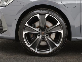 CUPRA Leon CUPRA Leon 1.4 e-Hybrid VZ Performance | Panoramadak | Stoel & stuurverwarming | Adaptive cruise | Carplay | Navigatie | Sportstoelen | Full LED | Keyless | PHEV - afbeelding nr 27
