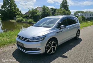 Volkswagen Touran 1.5 TSI R-Line / 5pers. / Pano / El. Trekh