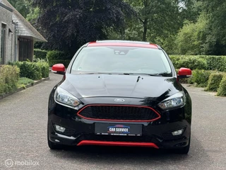 Ford Focus Ford Focus 1.5 150PK Red Edition ST LINE/PDC/NAVI/DAKJE - afbeelding nr 3