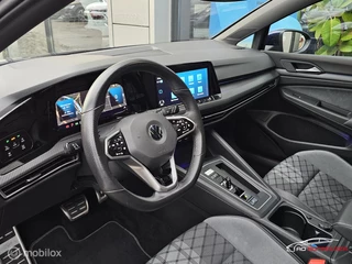 Volkswagen Golf Volkswagen Golf 1.5 eTSI R-Line Panorama/IQ Light/Keyless/ - afbeelding nr 3