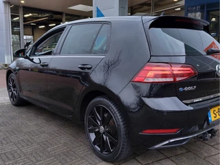 Volkswagen e-Golf e-Golf 136pk Automaat 5-Deurs | Warmtepomp | Navi | Apple Carplay+Android Auto | Clima | Adap. Cruise | Led Koplampen | Pdc V+A | Stoelverwarming | Privacy Glass | 17''lm | Trekhaak - afbeelding nr 41