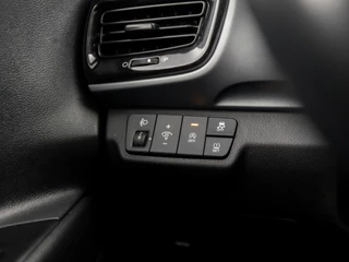 Kia Stonic (APPLE CARPLAY, GROOT NAVI, CLIMATE, ADAPTIVE CRUISE, SPORTSTOELEN, KEYLESS, CAMERA, GETINT GLAS, LM VELGEN, NIEUWSTAAT) - afbeelding nr 22