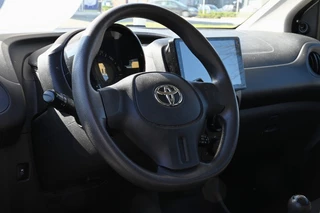 Toyota Aygo Toyota Aygo 1.0 VVTi X 5 deurs LED CarPlay Btw auto netto € 6150 - afbeelding nr 10