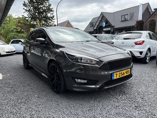 Ford Focus Ford Focus Wagon 1.5 ST-Line CAMERA | 19 INCH | STOELVERW | STUURVERW - afbeelding nr 3