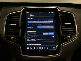 Volvo XC90 Volvo XC90 T8 Recharge AWD R-Design BLACK LONG RANGE PANO/TREKHAAK/HEAD-UP/MEMORY/H&K/CAMERA/ACC/PILOT-ASSIST/KEYLESS/LEER-SPORT/GOOGLE/PRIVACY/20