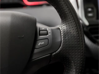 Peugeot 2008 Automaat (PANORAMADAK, APPLE CARPLAY, NAVIGATIE, CLIMATE, STOELVERWARMING, LEDER, SPORTSTOELEN, GETINT GLAS, CRUISE, LM VELGEN, NIEUWSTAAT) - afbeelding nr 21