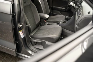 Volkswagen T-Roc Volkswagen T-ROC 1.5 TSI Sport Bus R / Pano / Cam / Trekhaak - afbeelding nr 20