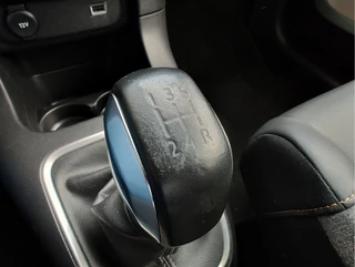 Citroën C3 Citroën C3 1.2 PURETECH SHINE BUSINESS Keyless | Stoelverwarming | Houtinleg dashboard - afbeelding nr 18