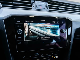 Volkswagen Passat Volkswagen Passat Variant 1.4 TSI PHEV 218pk GTE Business | Navigatie | Camera | Adaptive cruise - afbeelding nr 48