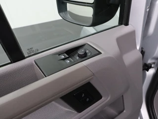 Volkswagen Crafter Volkswagen Crafter 2.0TDI L3H3 Highline | NAvigatie | Camera | Airco | Cruise | 3-Persoons - afbeelding nr 8