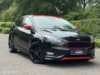 Ford Focus Ford Focus 1.5 150PK Red Edition ST LINE/PDC/NAVI/DAKJE - afbeelding nr 2