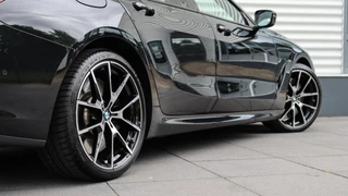BMW 8 Serie | Bowers & Wilkins | Stoelventilatie | Head-up | Laserlight | M Onderstel Professional - afbeelding nr 27