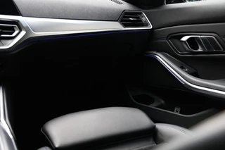 BMW 3 Serie BMW 3 Serie 318i M-Sport Automaat NAP/Schuifdak/19inch/Cam/Sfeerverl - afbeelding nr 70
