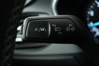 Ford Focus Ford Focus 1.0 EcoBoost Titanium | Trekhaak | Camera |  Full LED | Navigatie | Keyless | Park Assist | Climate control | Getint glas - afbeelding nr 20