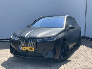 BMW iX BMW iX xDrive50 High Executive 112 kWh Laser B&W Pano.dak Trekhaak M-sport - afbeelding nr 51