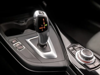 BMW 1 Serie Automaat (NAVIGATIE, CLIMATE, M SPORT STUUR, GETINT GLAS, SPORTSTOELEN, PARKEERSENSOREN, CRUISE, LED KOPLAMPEN, TREKHAAK, NIEUWE APK, NIEUWSTAAT) - afbeelding nr 10
